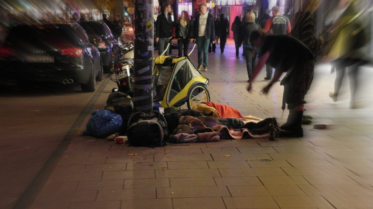 Obdachlos, Obdachlose, Obdachlosenfeindlichkeit