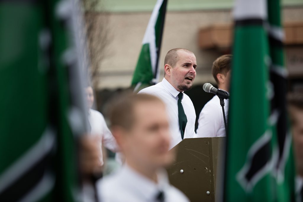 Simon Lindberg, Chef der schwedischen NMR, auf einer Kundgebung.