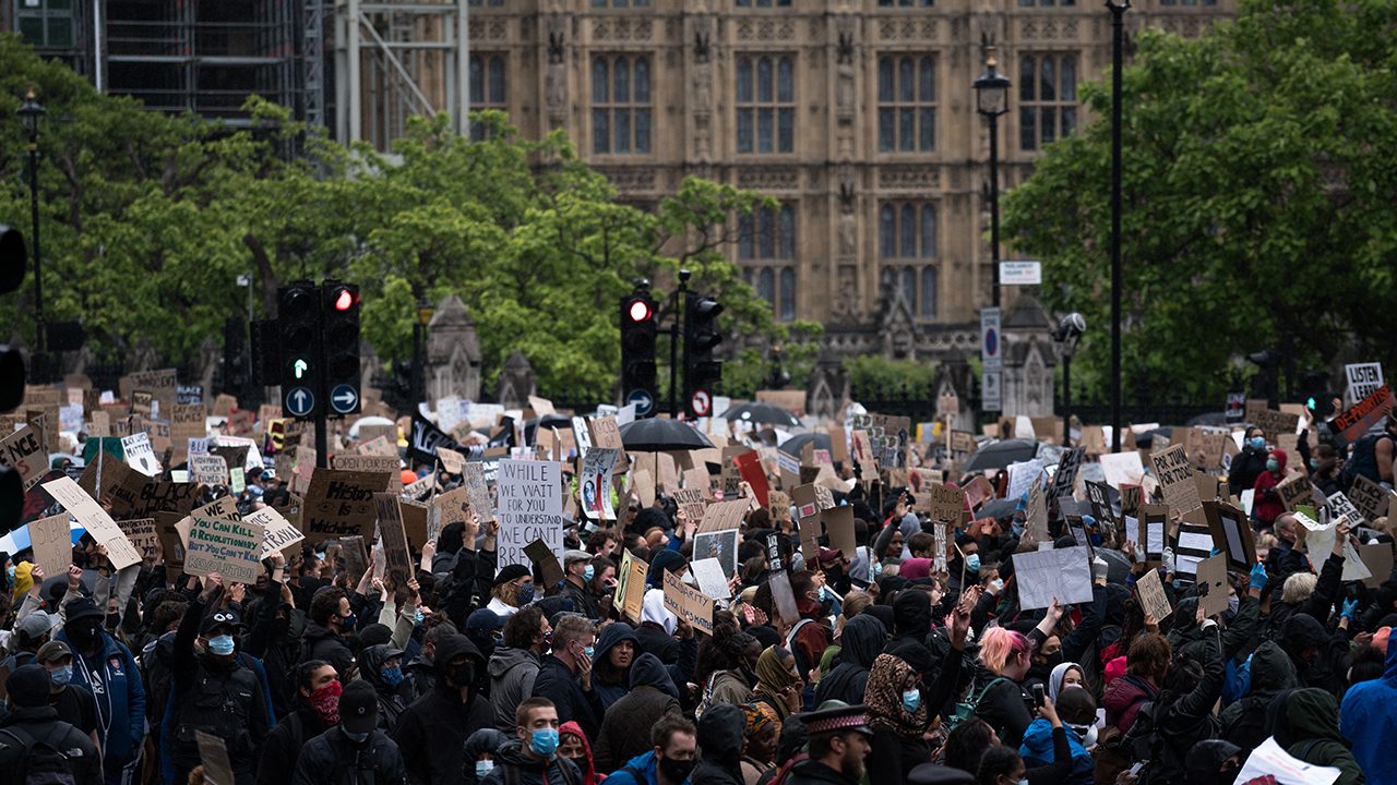 No justice, no peace: „Black Lives Matter“-Demonstration vor dem britischen Parlament.