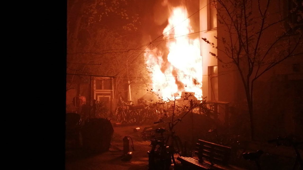 Feuer in der Jagowstraße 15, der zweite Brandanschlag in genauso vielen Wochen.