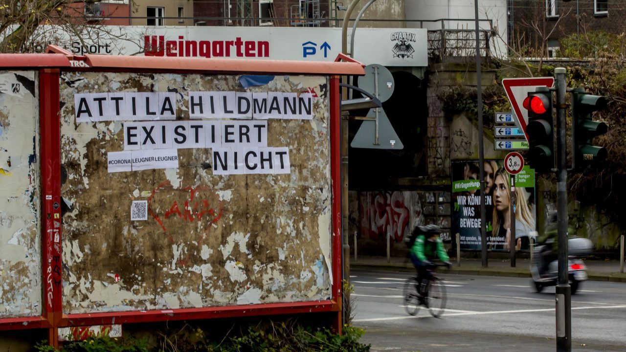 Because we don’t want to display a picture of Attila Hildmann, here’s a picture denying the existence of the covid-denier spotted in Cologne: “Attila Hildmann doesn’t exist”.