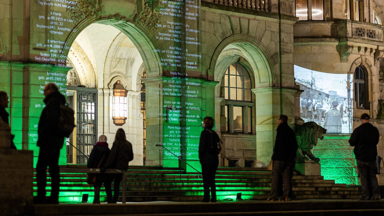 Lichtinstallation «80 Jahre – 80 Gesichter»