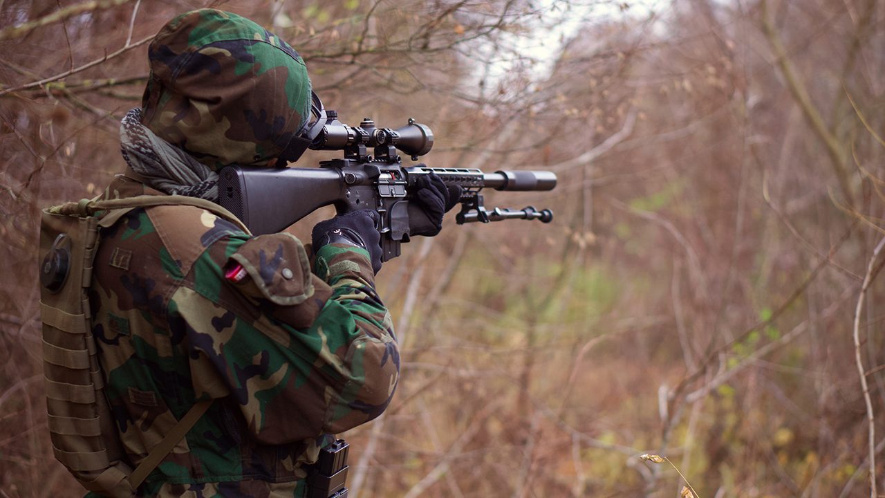 Symbolbild: Das „Nordkreuz“ organisiert Schießtrainings und bunkert Waffen und Munition