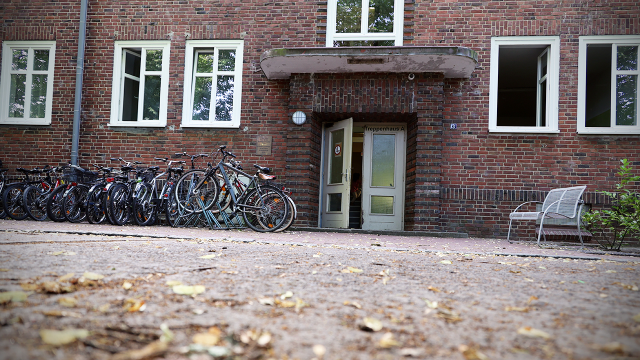 Die alte Kaserne auf dem Dänholm: Heute wohnen hier hunderte Geflüchtete