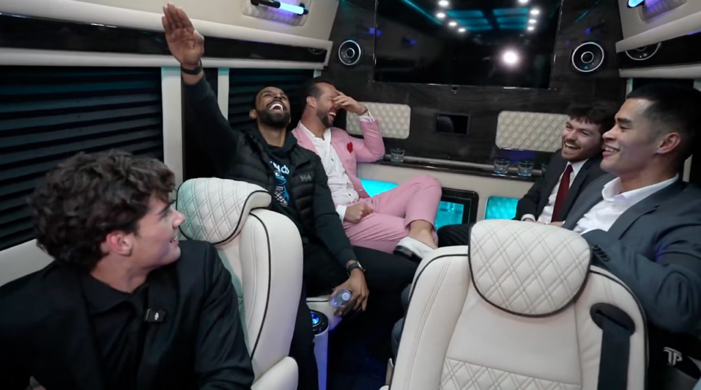 Spätestens ein Video, das im Januar kursierte, zeigte, wie hier verschiedene Szenen zusammenkommen: Darin ist Clavicular gemeinsam mit Andrew Tate, Nick Fuentes und weiteren Rechts-außen-Influencern zu sehen, wie sie in einen Club in Miami fahren, während sie zu Kanye Wests antisemitischem Song "Heil Hitler" feiern. Screenshot